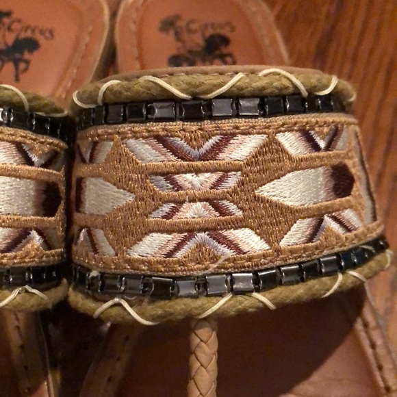 Circus By Sam Edelman Tan Embroidered Flip Flop - Picture 3 of 4